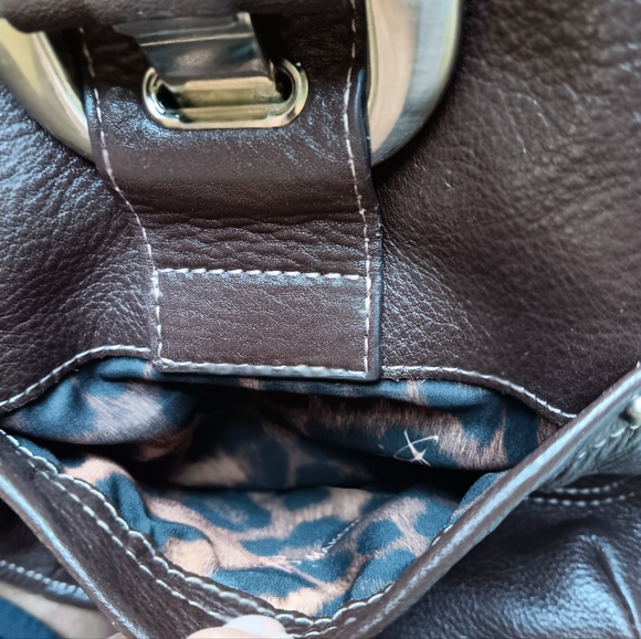 B Makowsky Brown Leather Crossbody  Retail  $280⚘️ - Picture 14 of 14